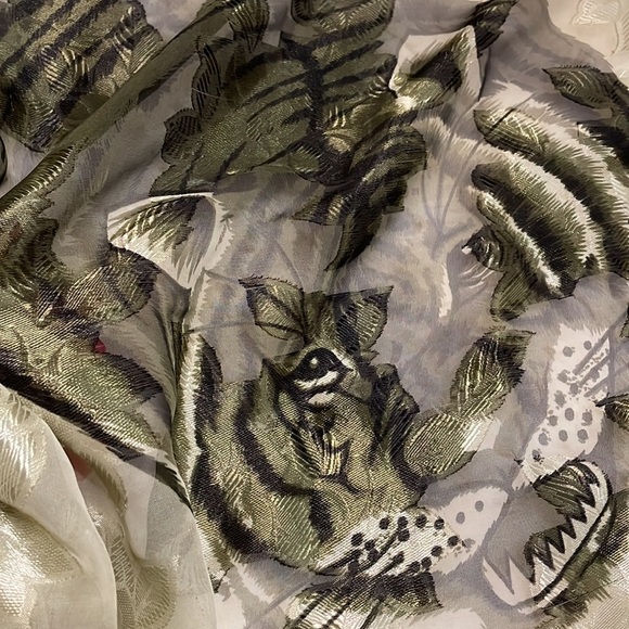 Fashion scarf TIGER animal jungle green large square semi sheer polyester - Picture 6 of 12